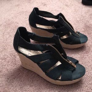 Black Merona wedges!